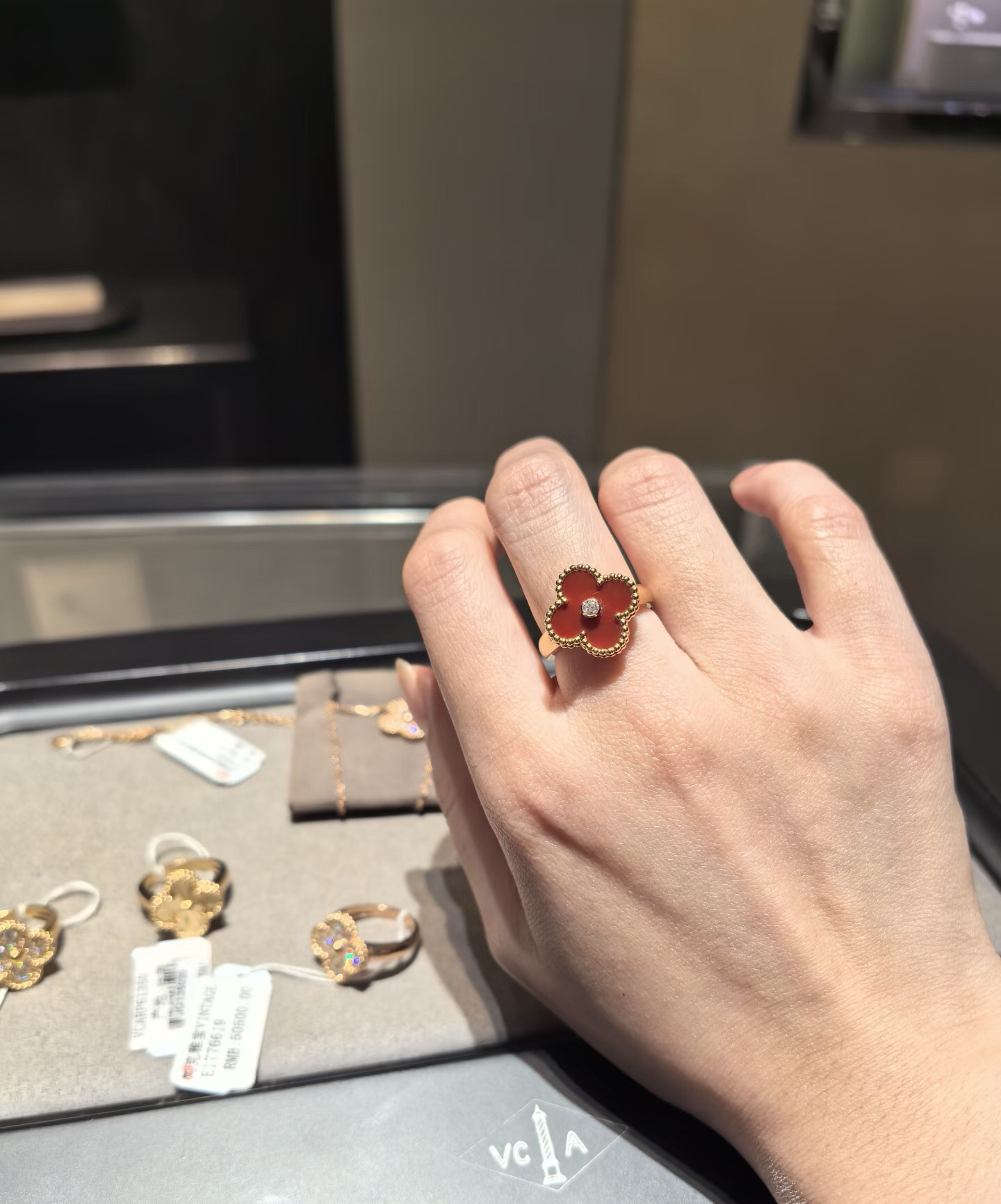 Van Cleef & Arpels ring-54