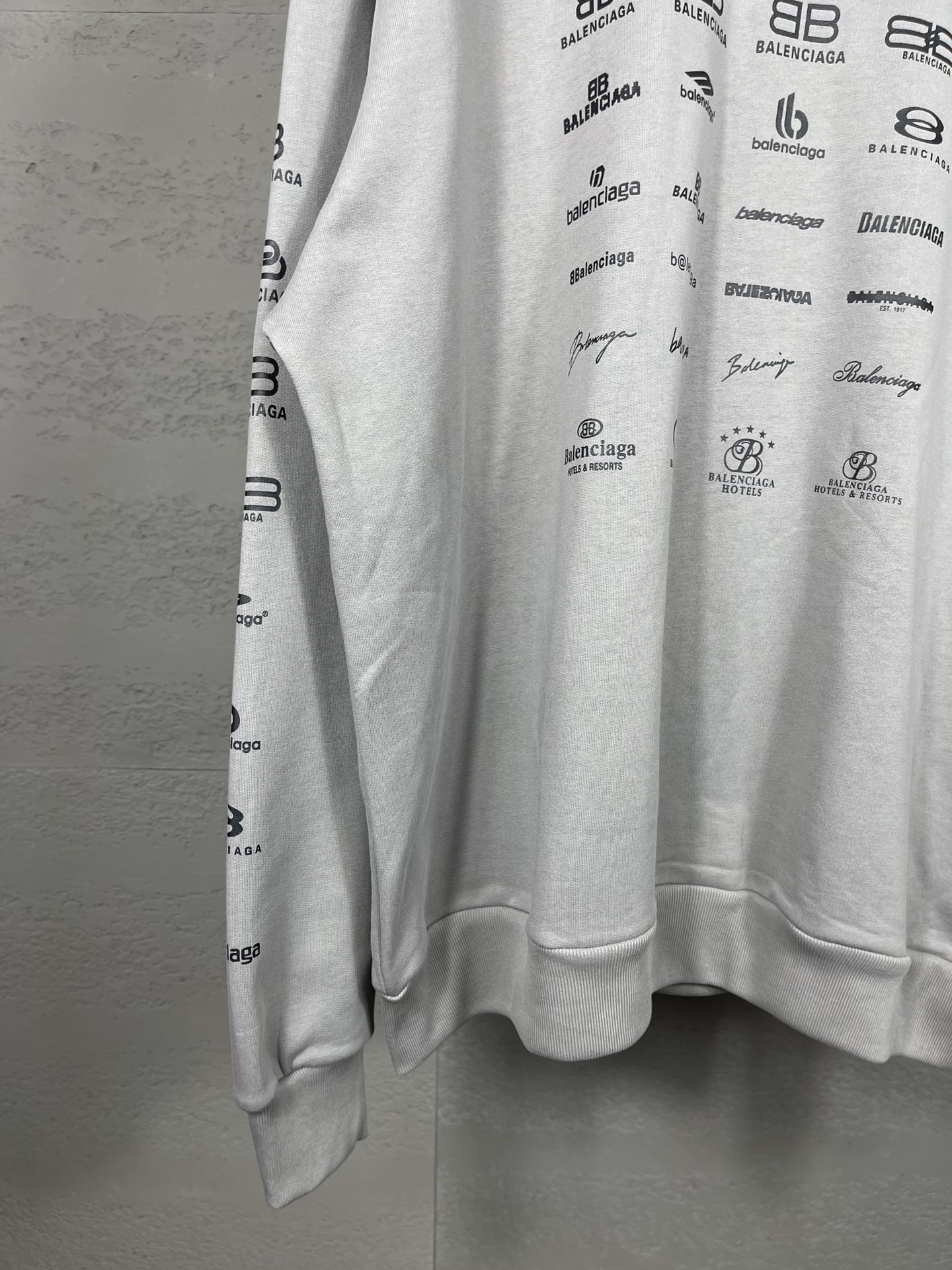 Balenciaga clothing-213