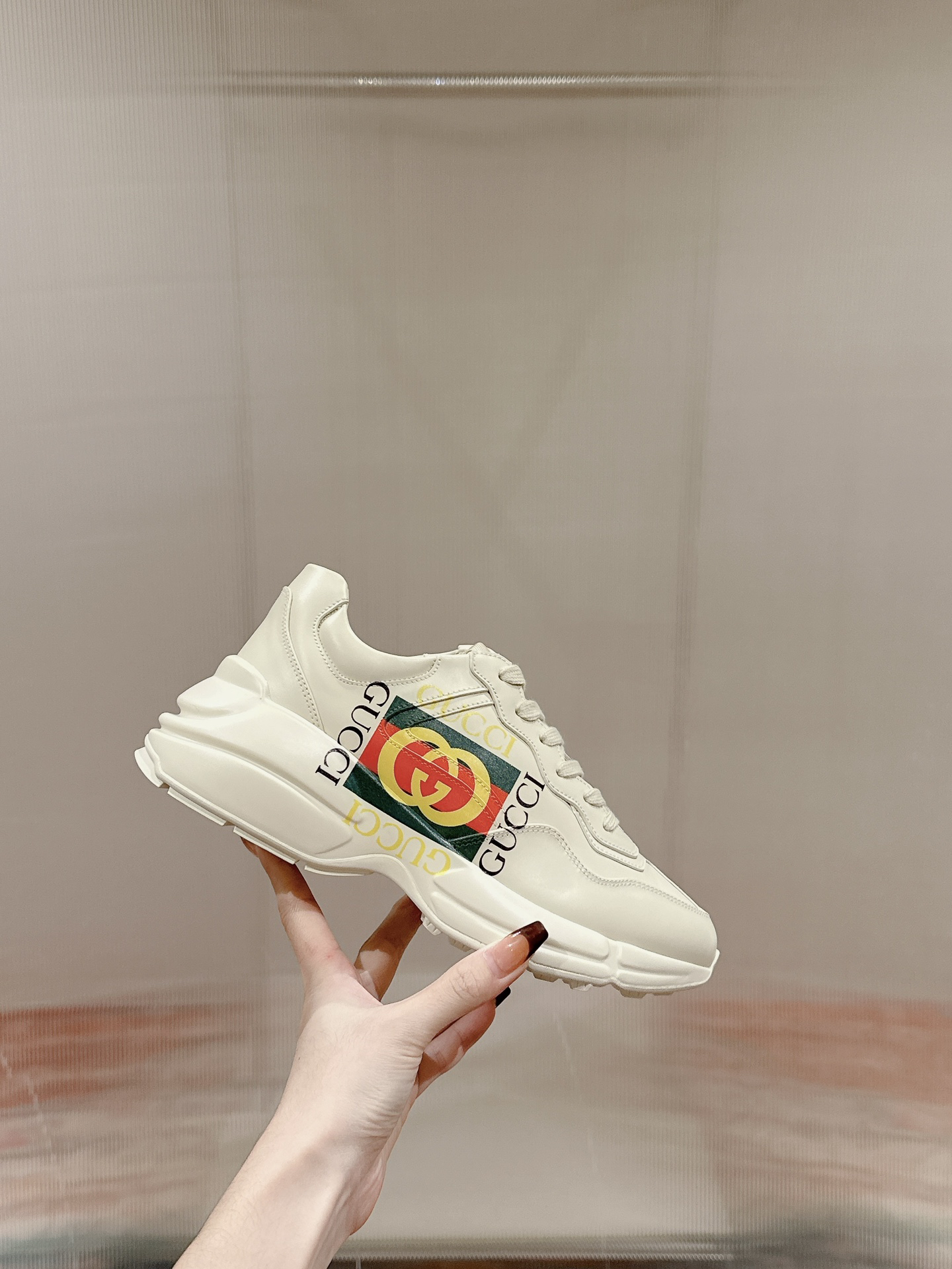Gucci Sneakers-212