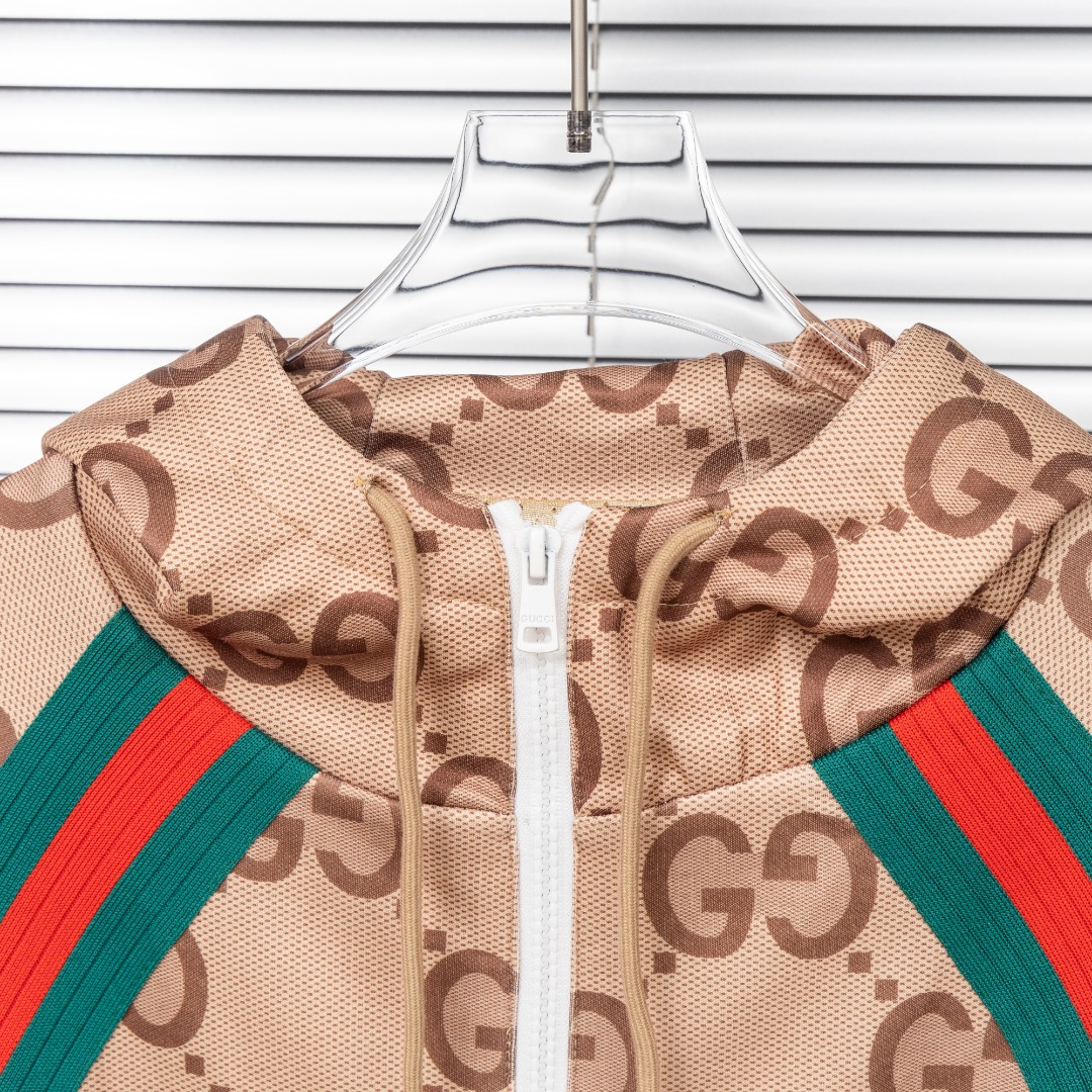 Gucci Clothing-295