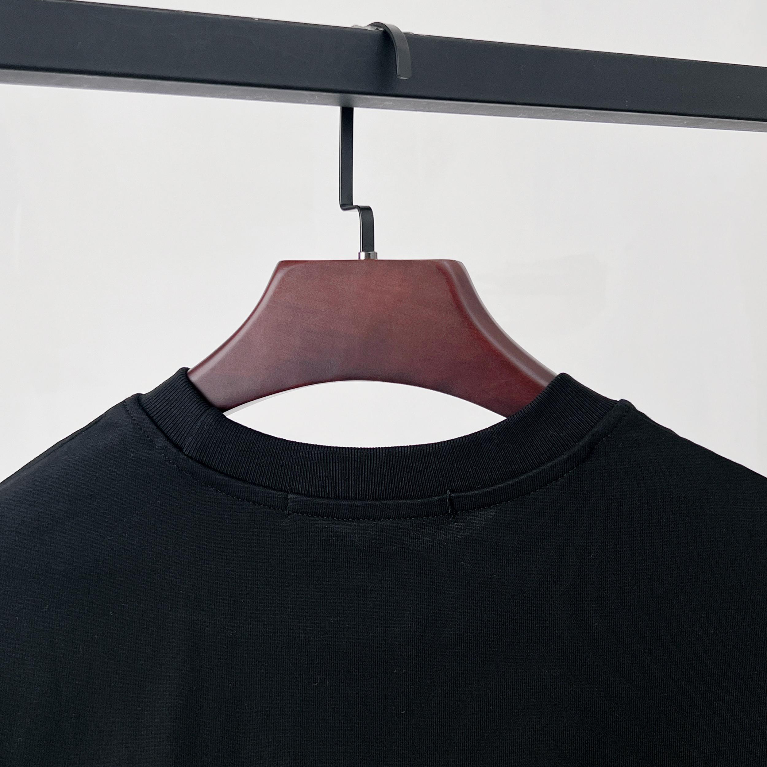 LV clothing-250