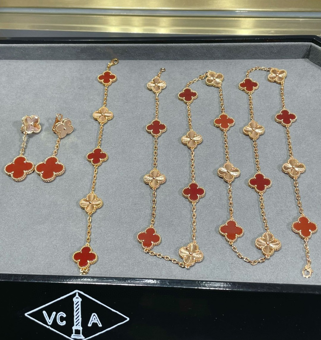 Van Cleef & Arpels Bracelet-94