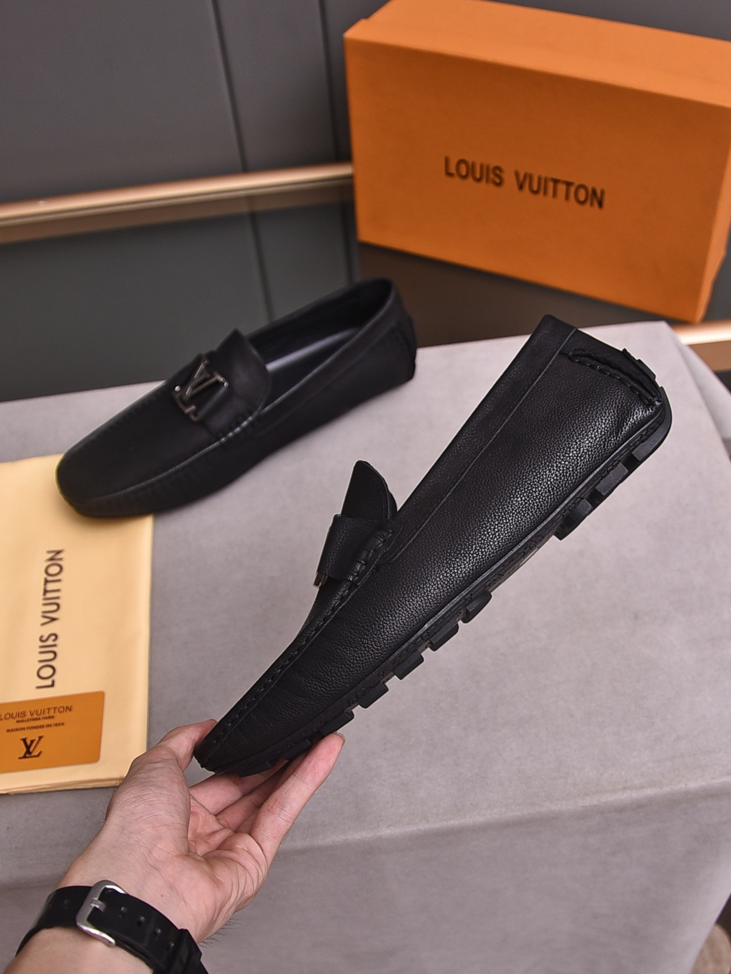 Lv Sneakers-97