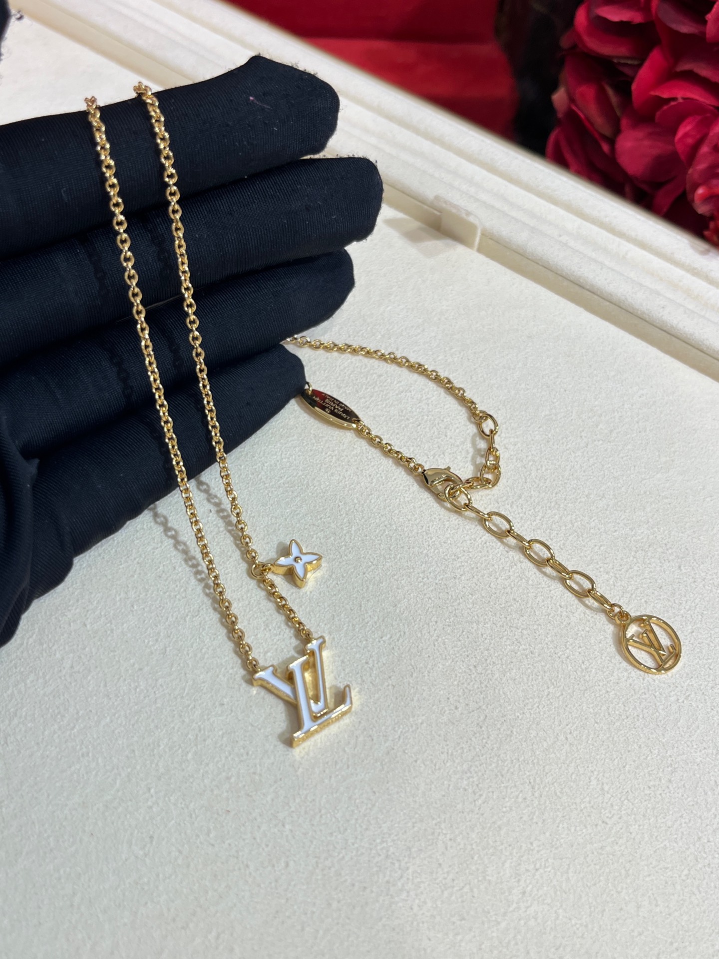 LV necklace-34