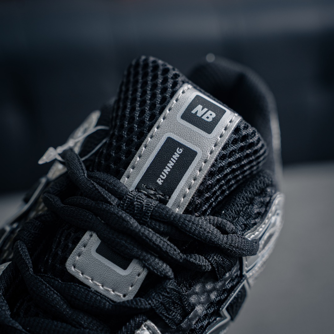 New Balance Sneakers-348