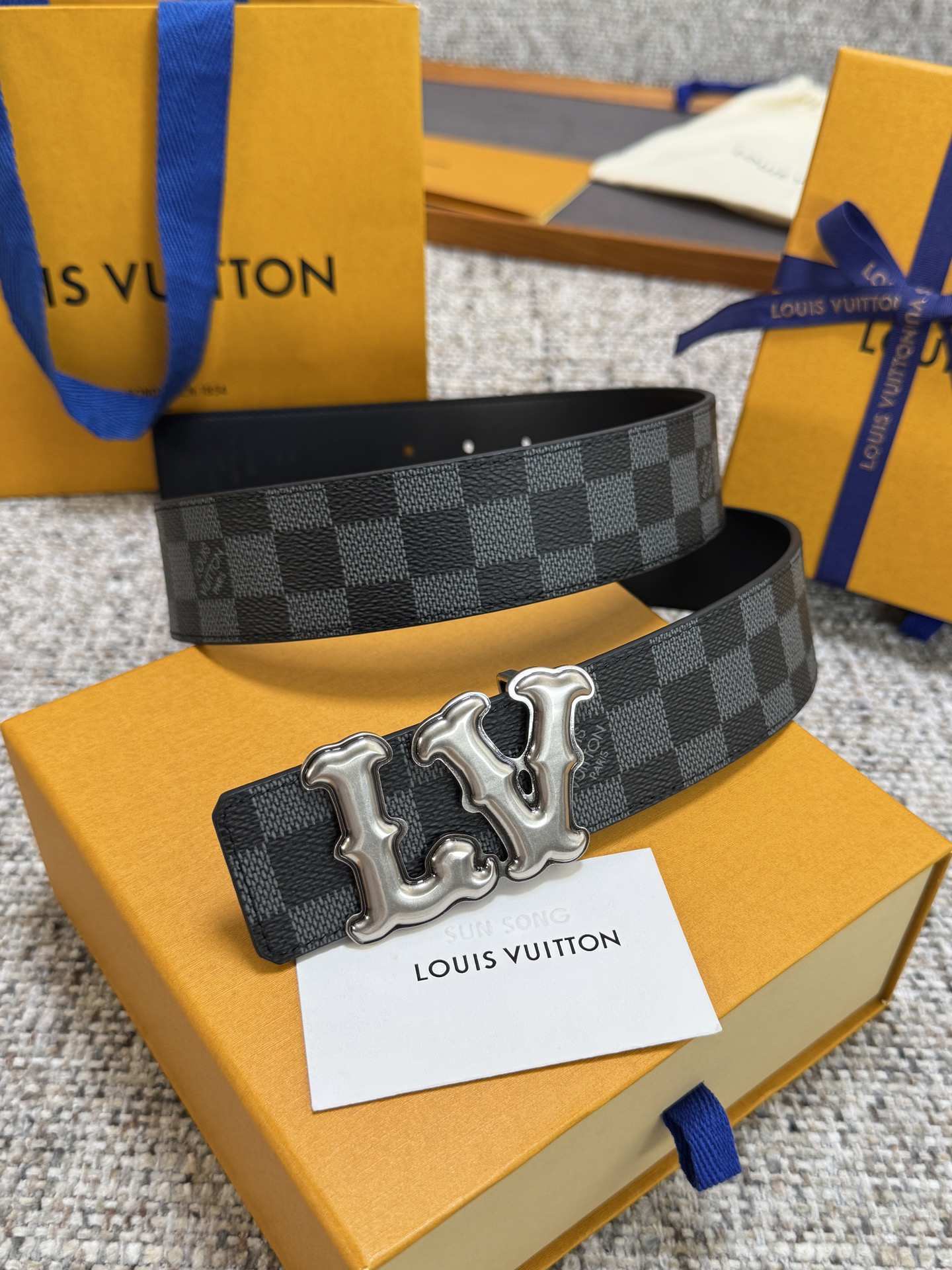 Lv belt-49