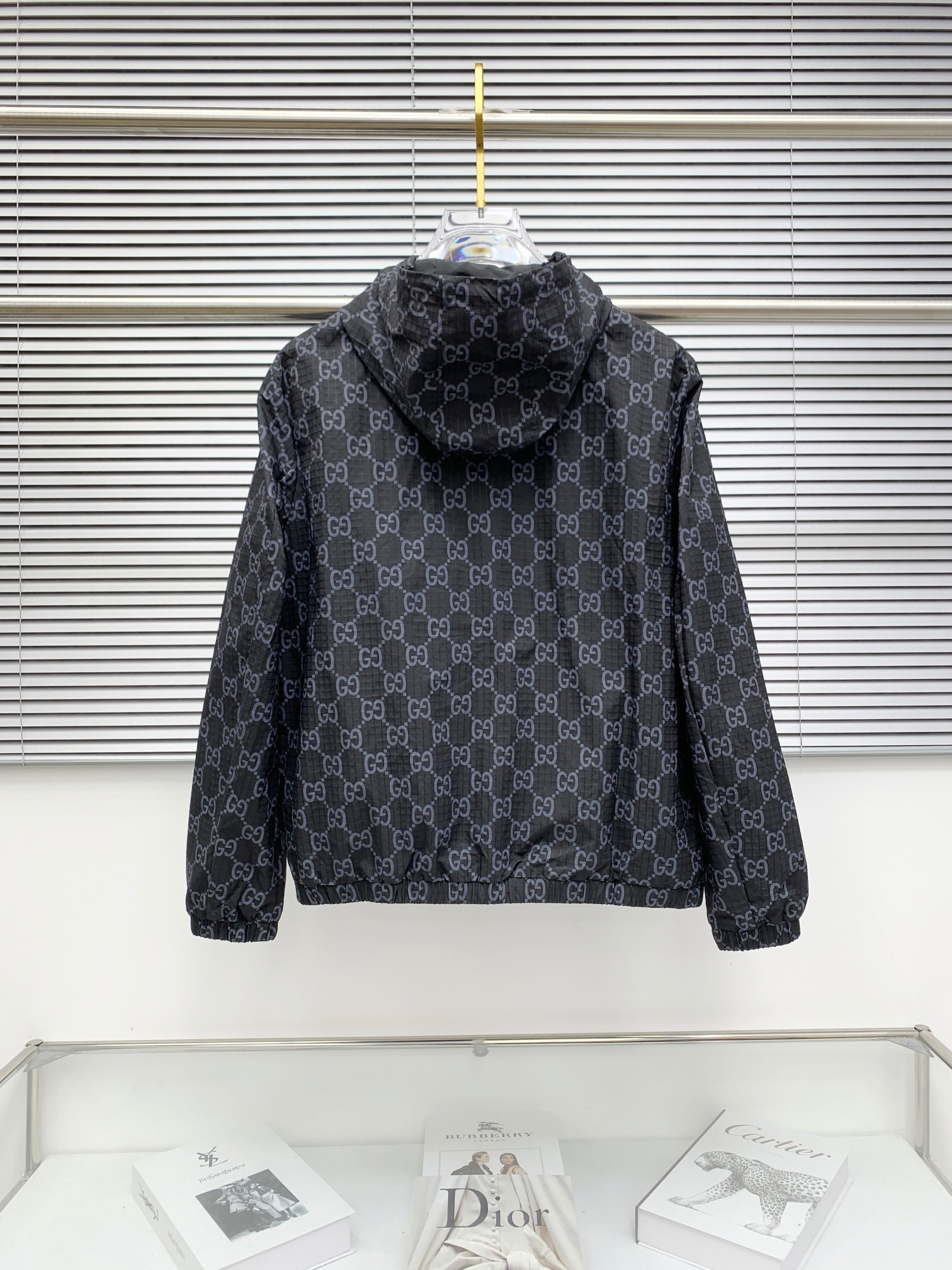 Gucci Clothing-345