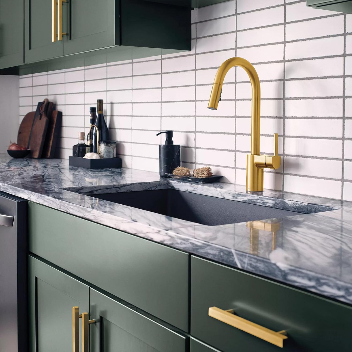 Moen Align Brushed Gold One-Handle Modern Kitchen Pulldown Faucet with Reflex Docking System and Power Clean Spray Technology, 7565BG