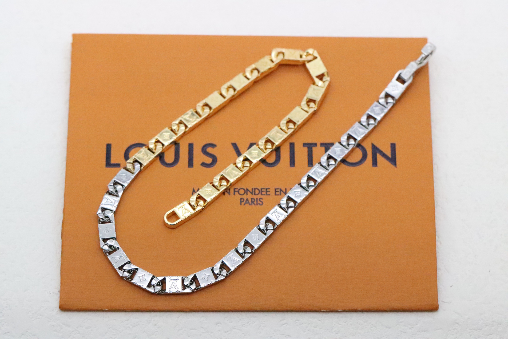 LV necklace-29