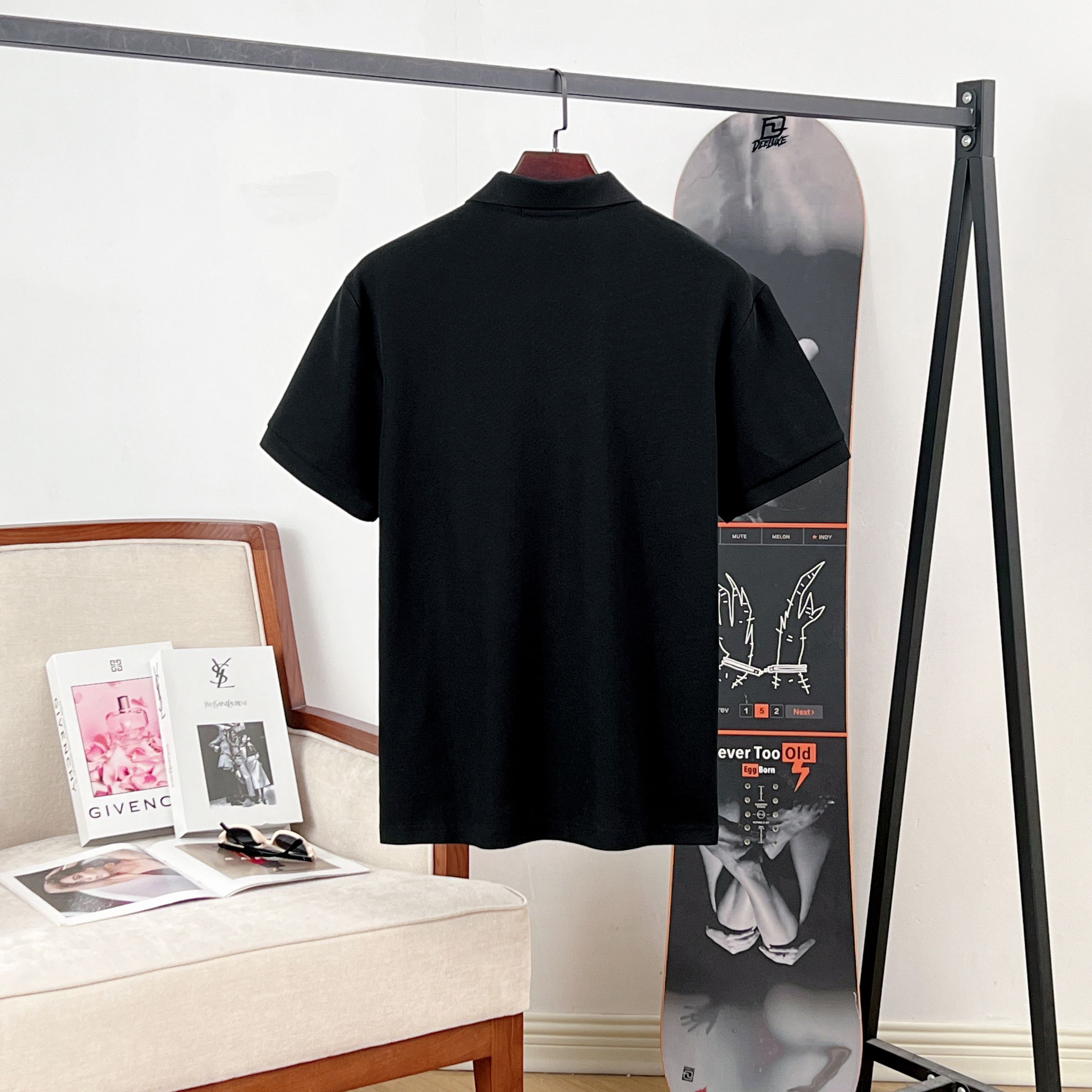 LV clothing-98