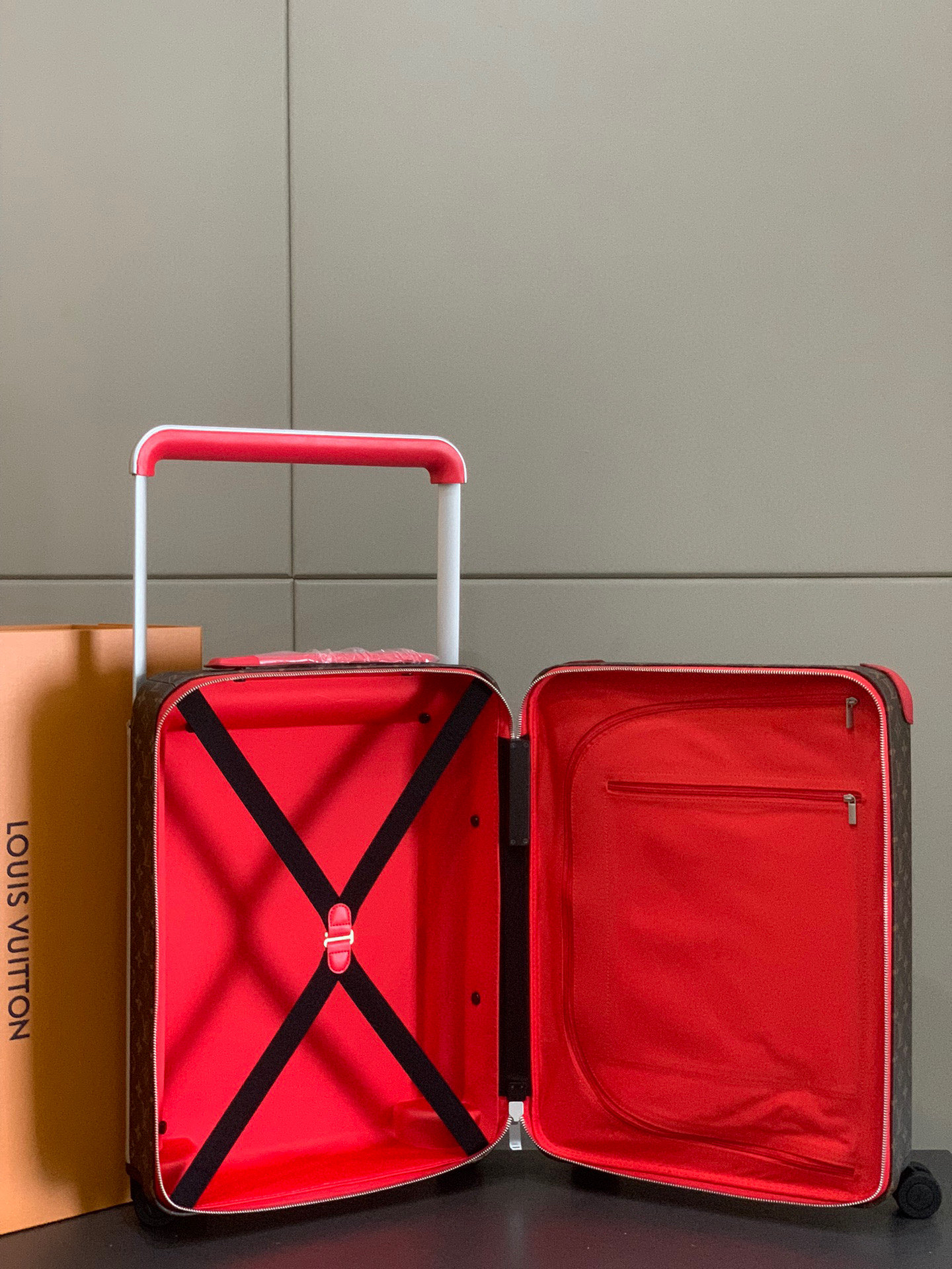 LV luggage-39