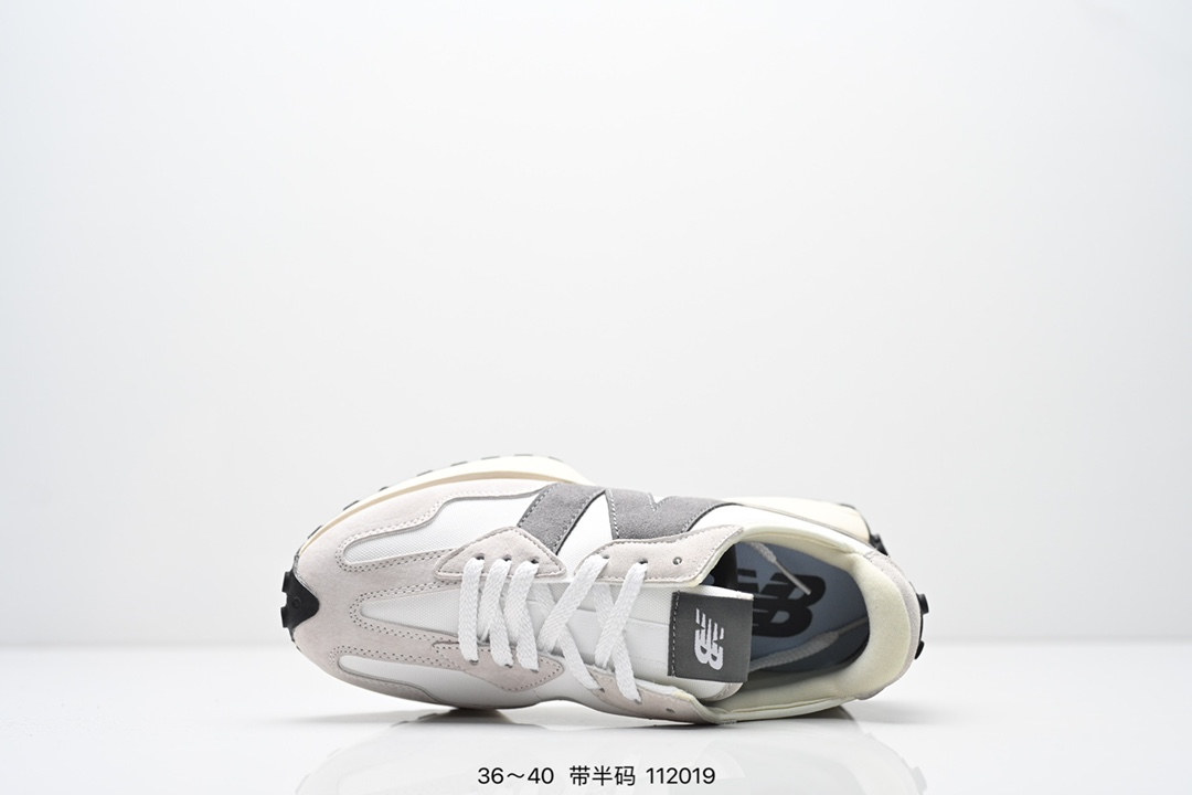 New Balance Sneakers-111