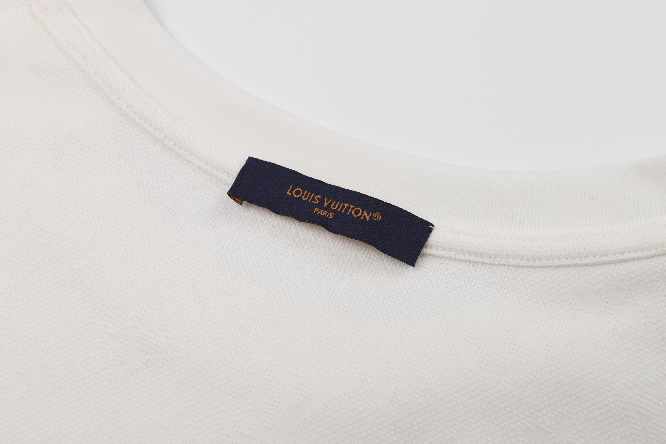 LV clothing-216