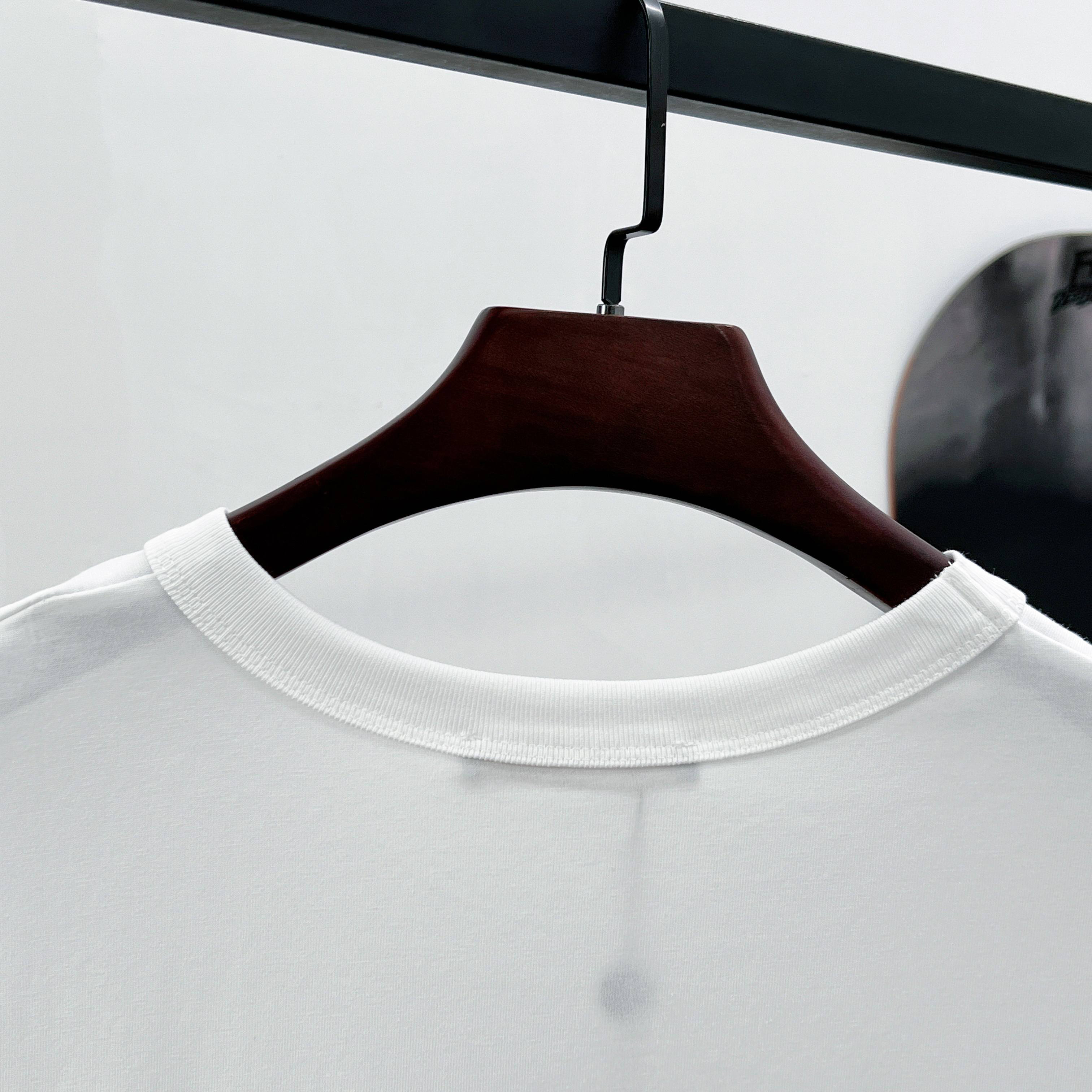 LV clothing-95