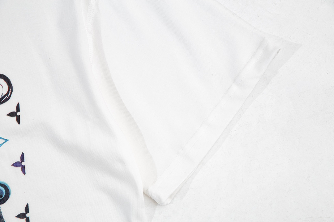 LV clothing-81