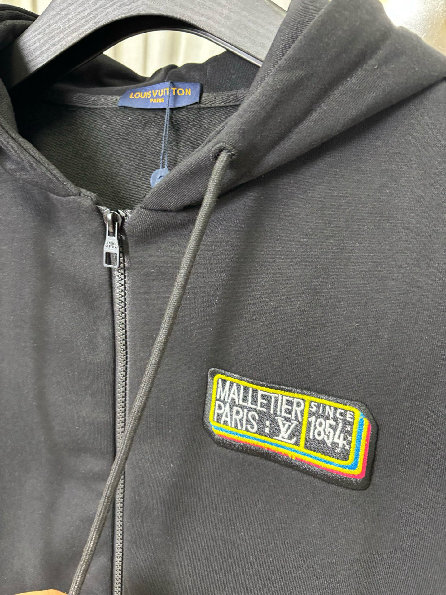 LV Clothing-303