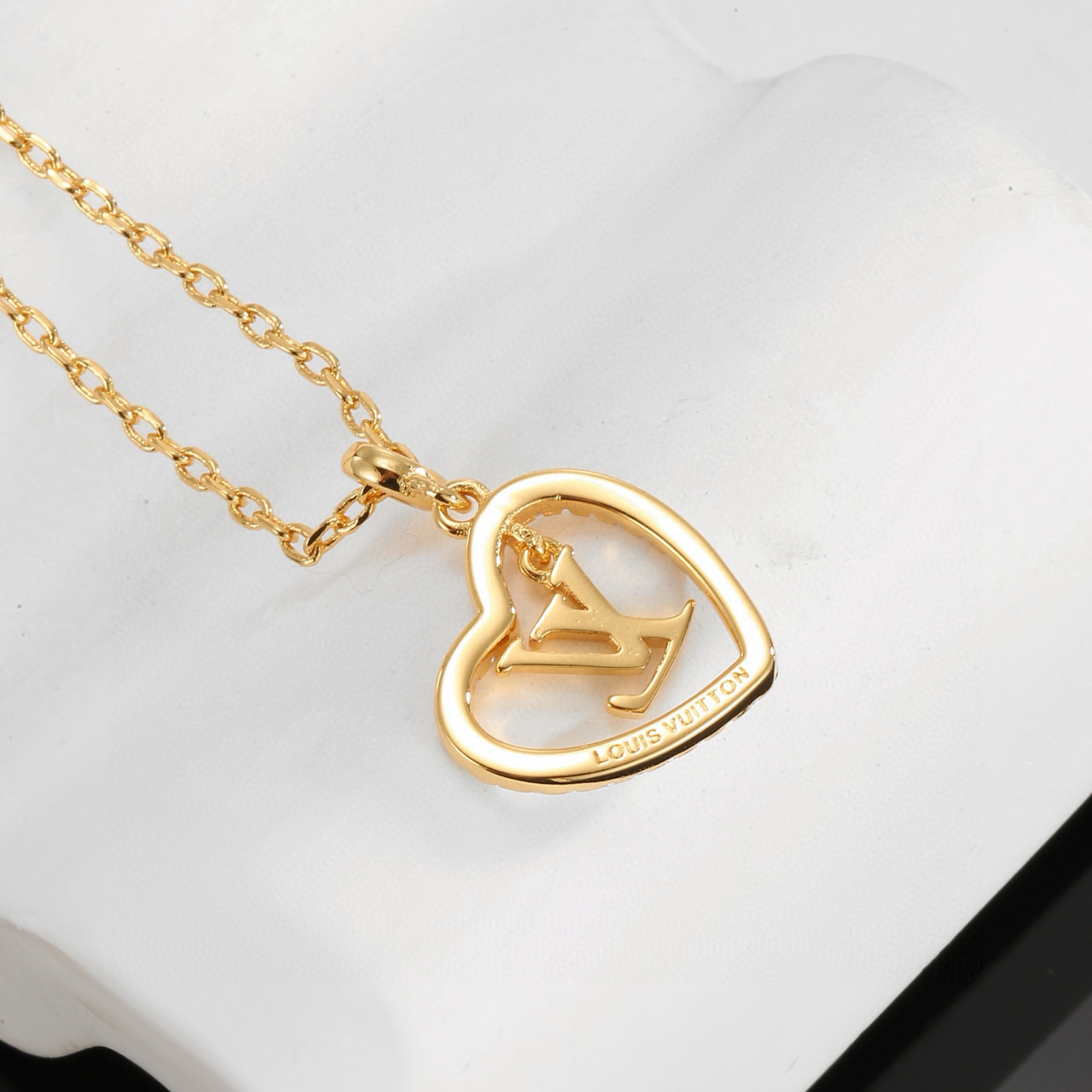 LV necklace-46
