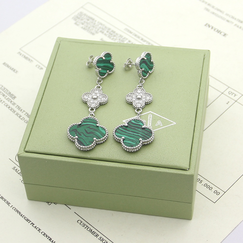 Van Cleef & Arpels earring-100