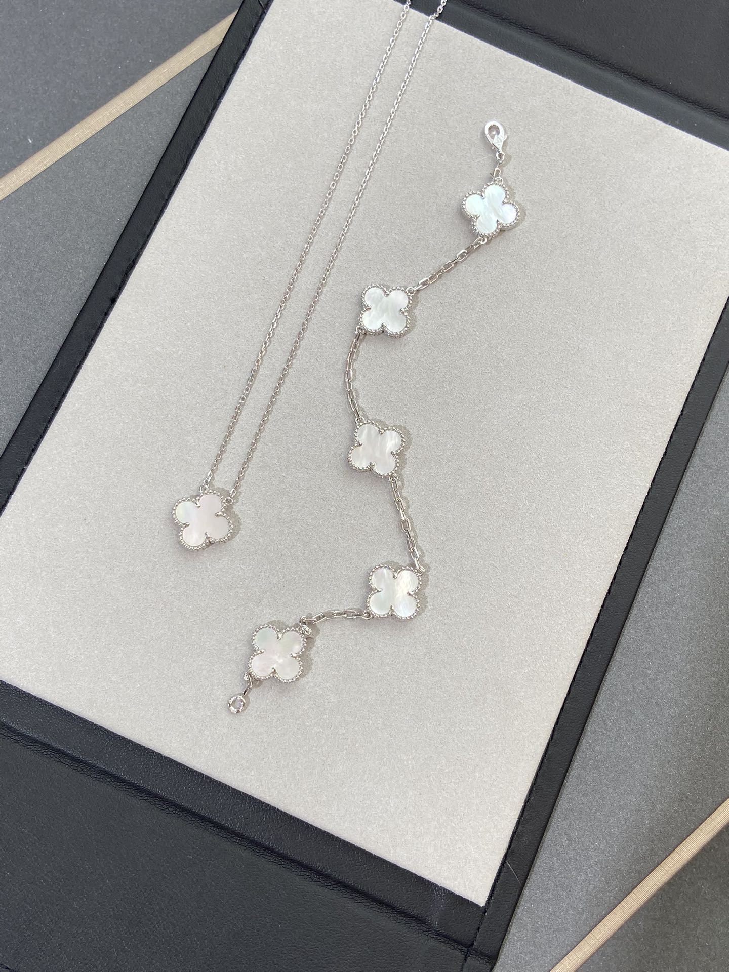 Van Cleef & Arpels Bracelet-116