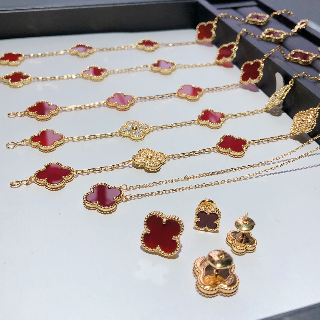 Van Cleef & Arpels Bracelet-119