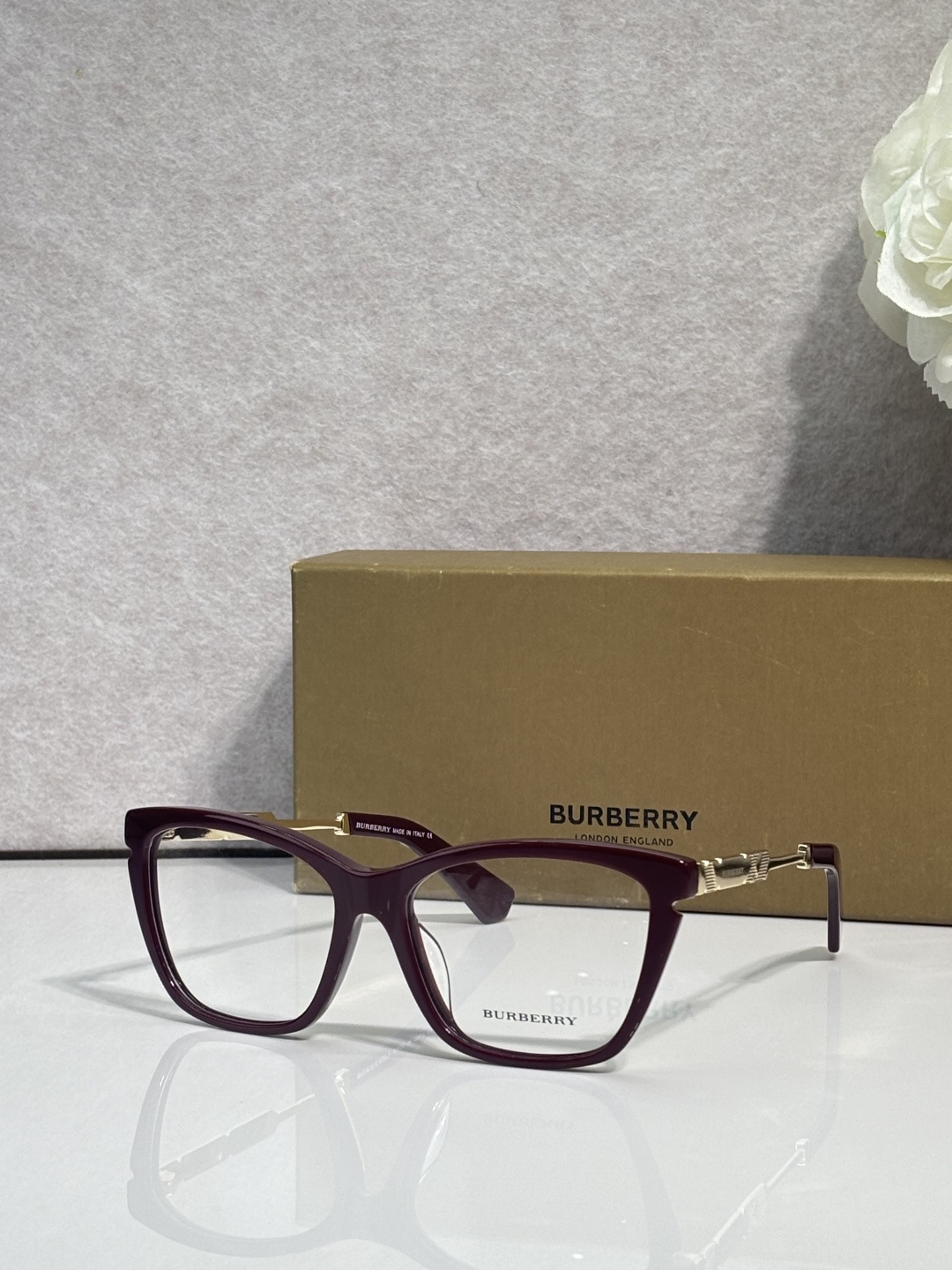 Burberry glasses-5