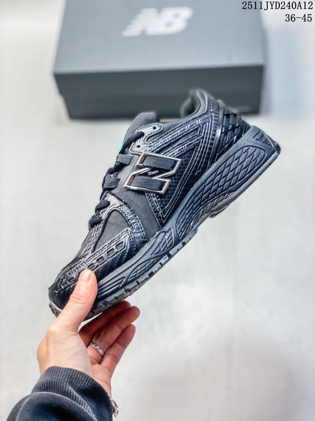 New Balance Sneakers-41