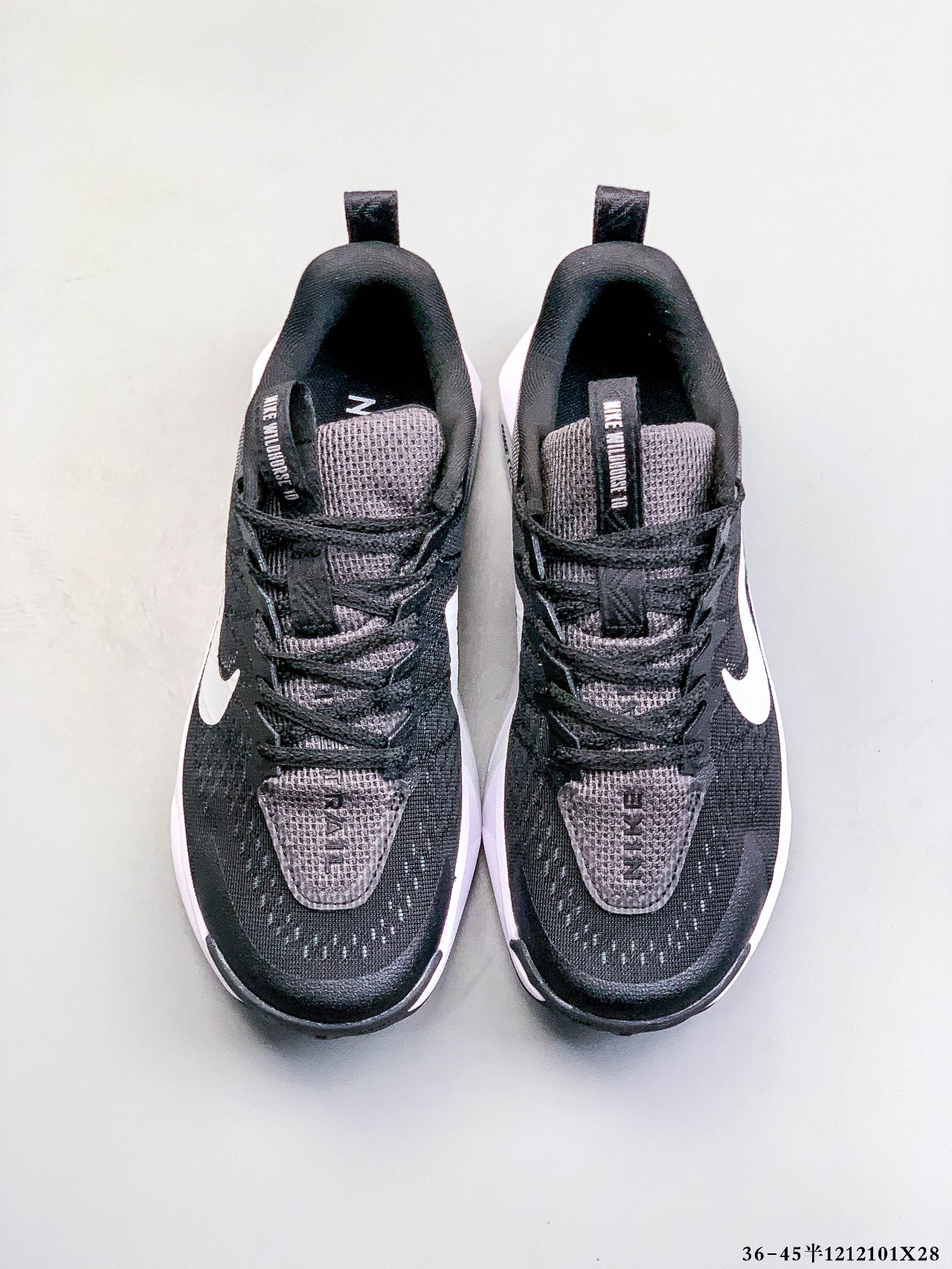 Nike Sneakers-300