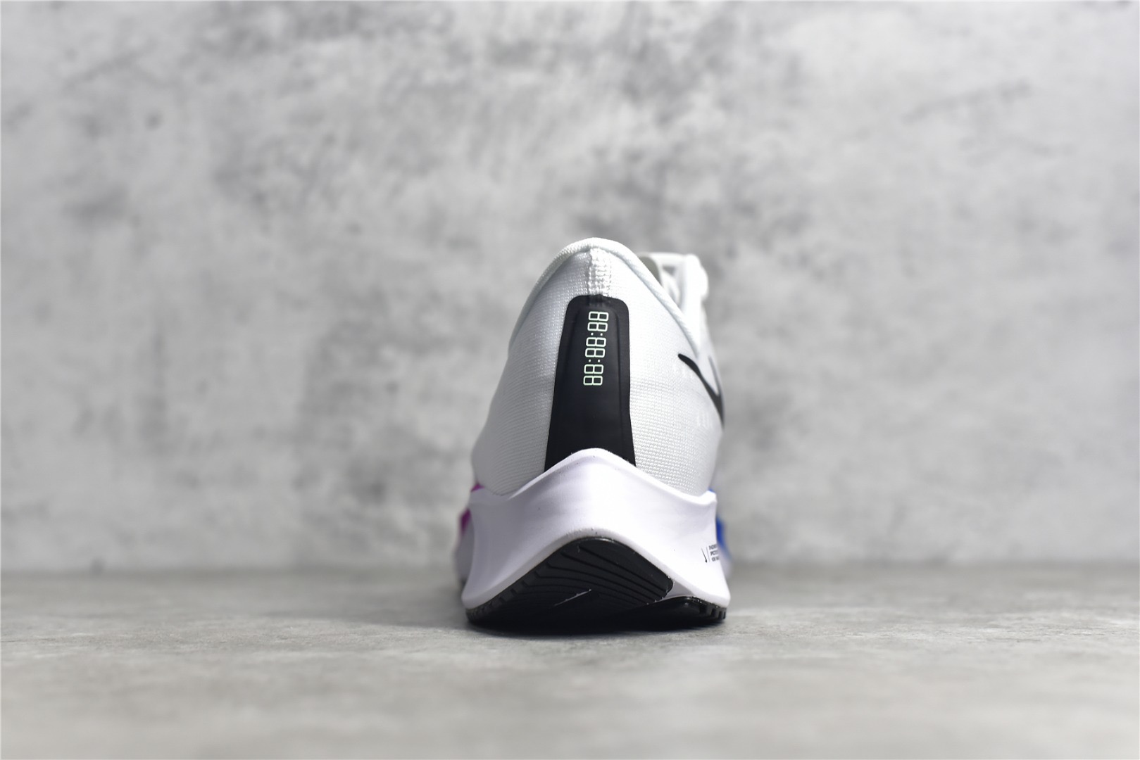 Nike Sneakers-210