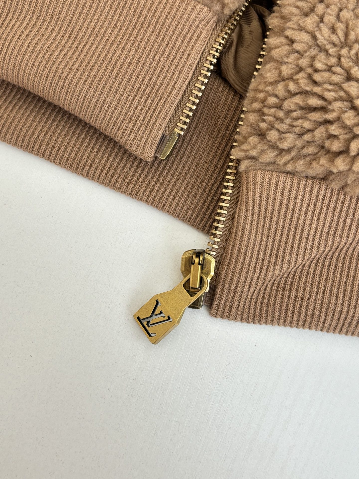 LV Clothing-297