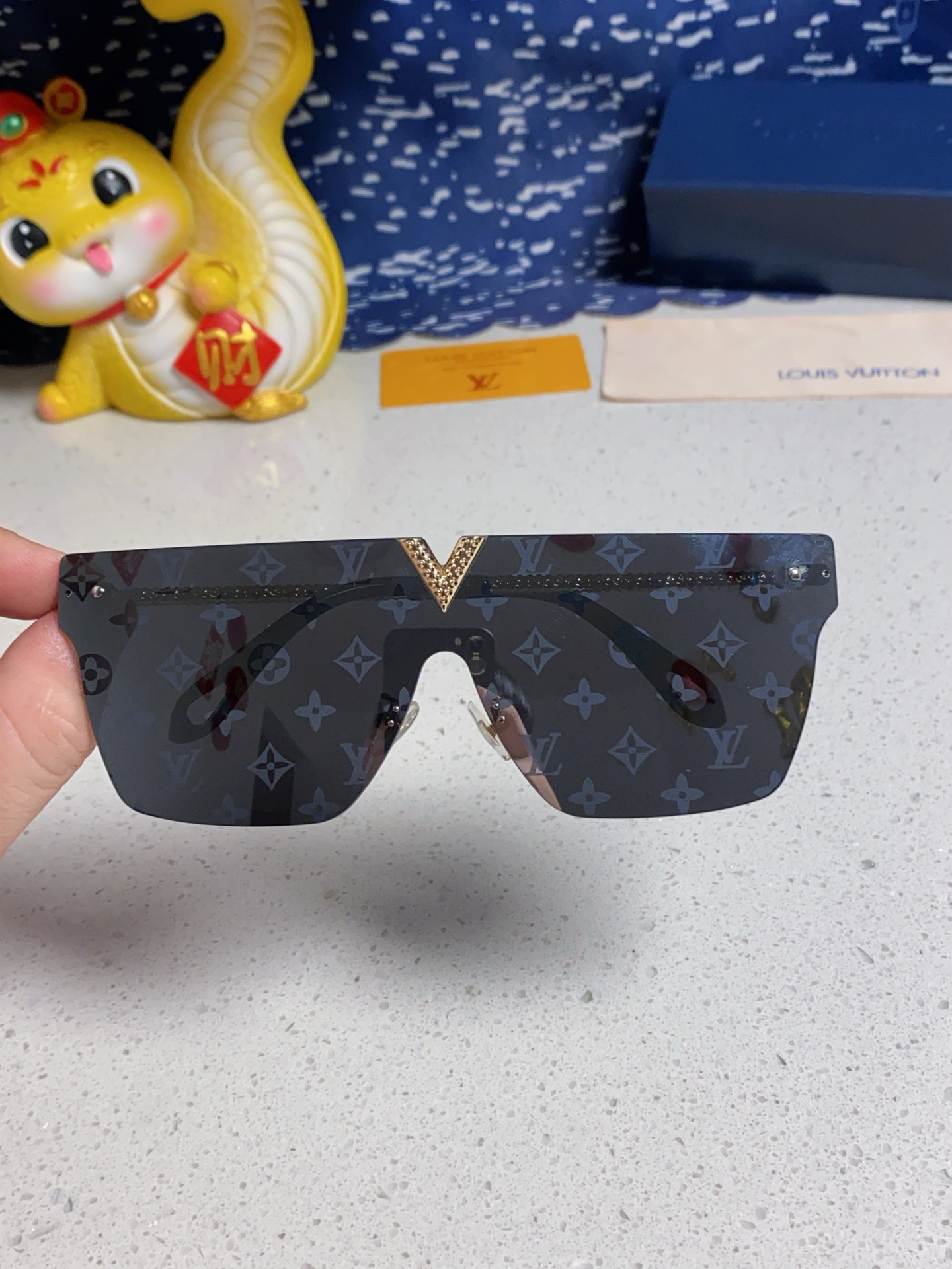 LV glasses-36