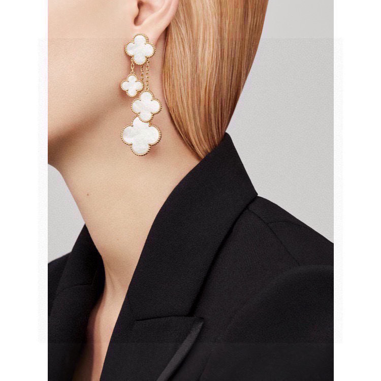 Van Cleef & Arpels earring-121