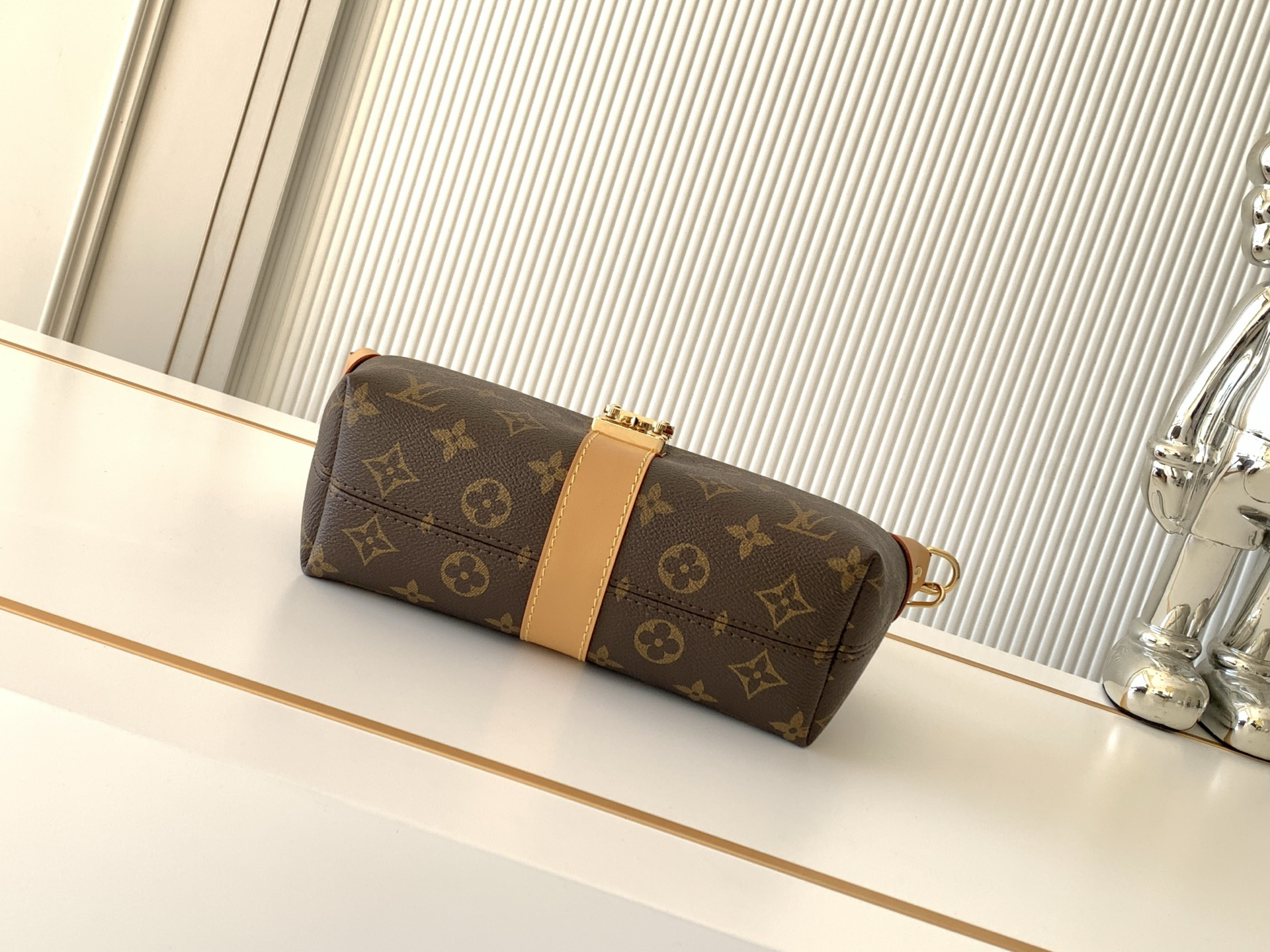 Louis Vuitton Hot New Product-160