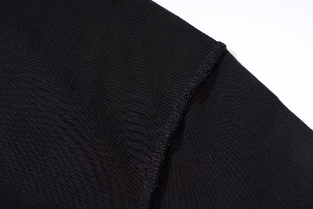 LV clothing-88