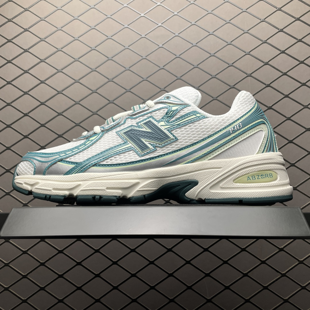 New Balance Sneakers-104