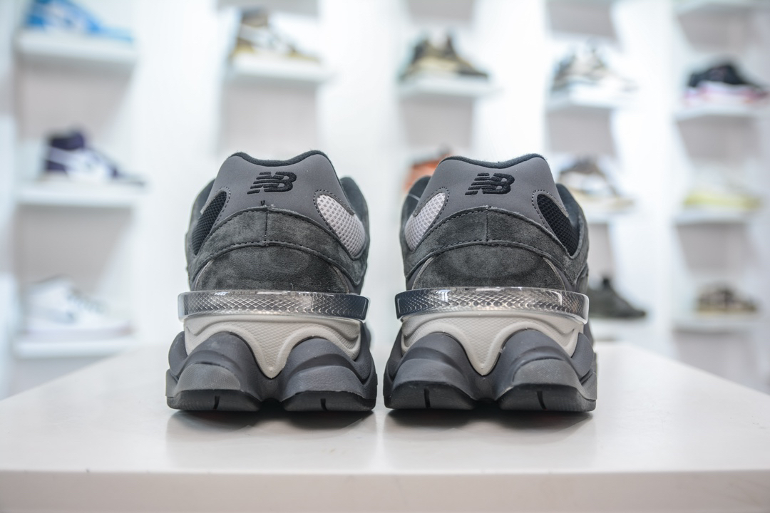 New Balance Sneakers-24