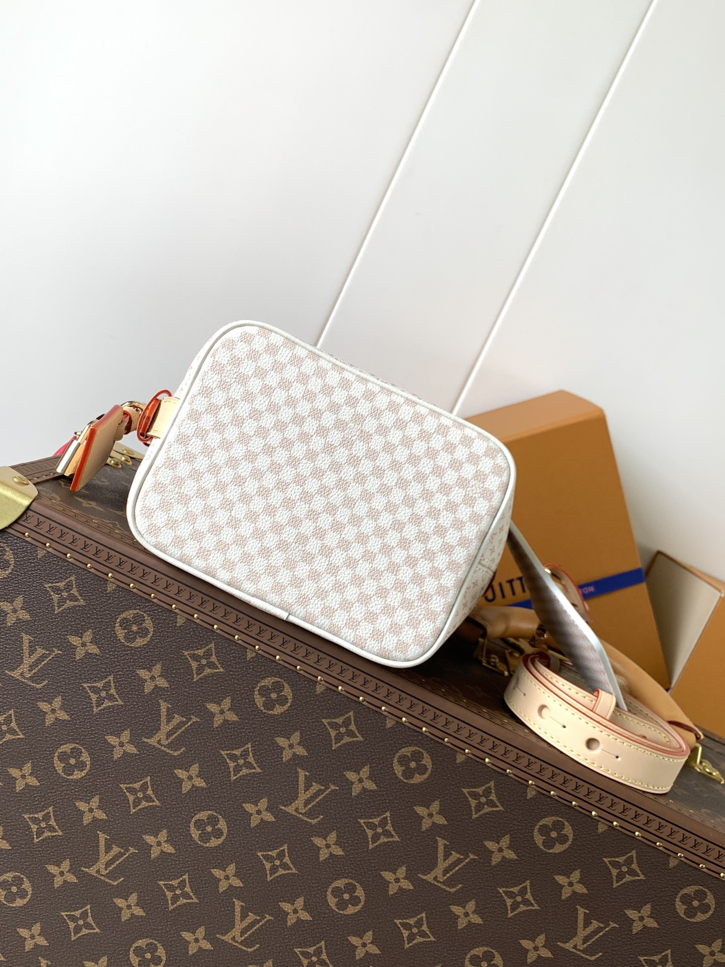 Louis Vuitton Hot New Product-199