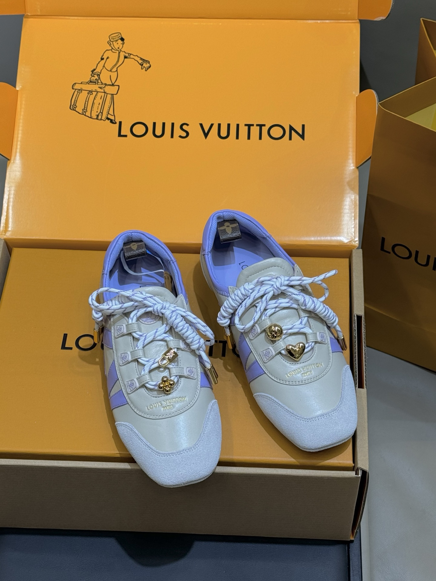 Lv Sneakers-232