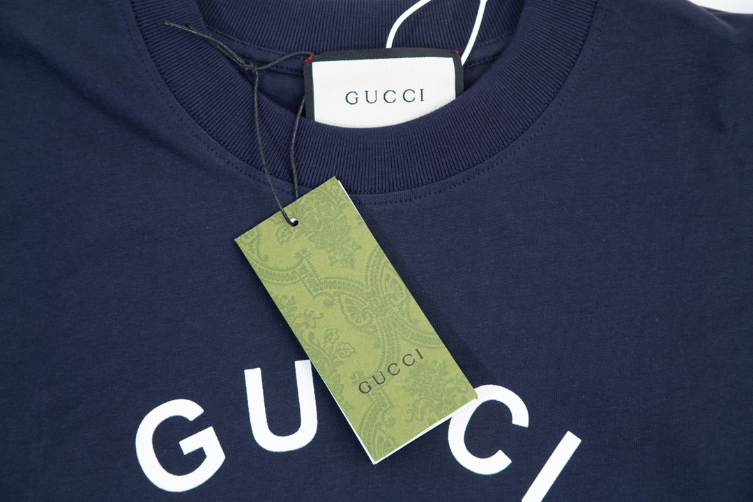 Gucci clothing-51