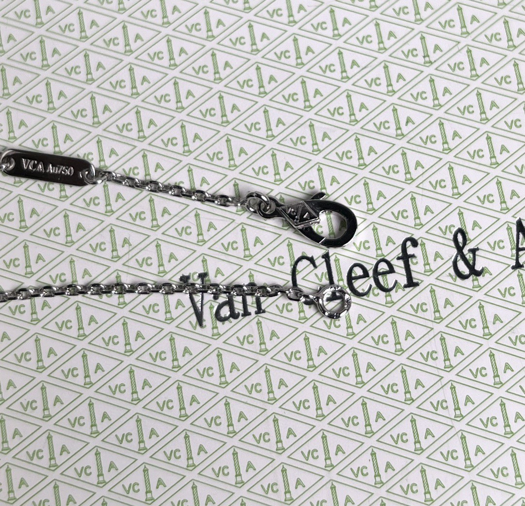 Van Cleef & Arpels necklace-50