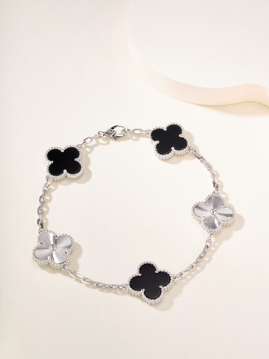 Van Cleef & Arpels Bracelet-20