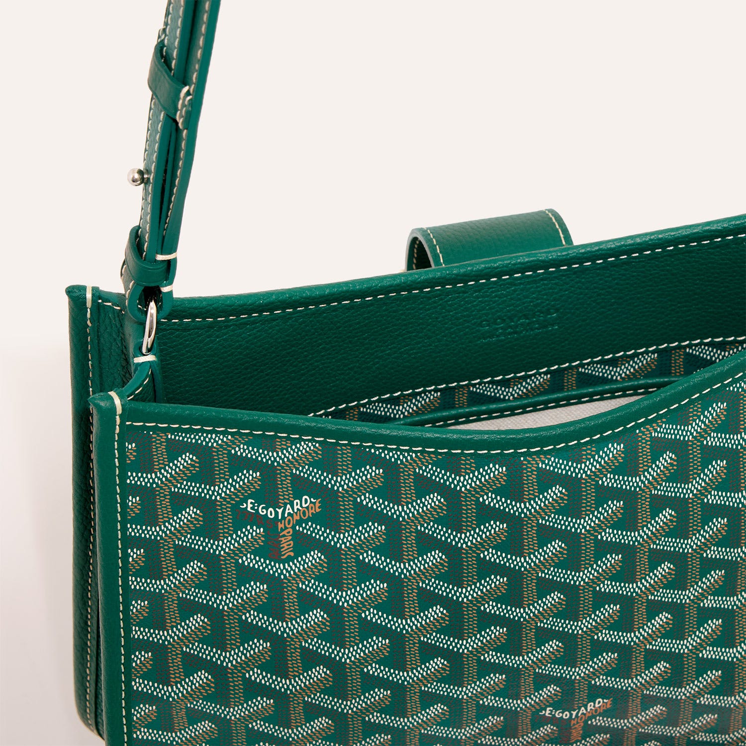 Musette bag