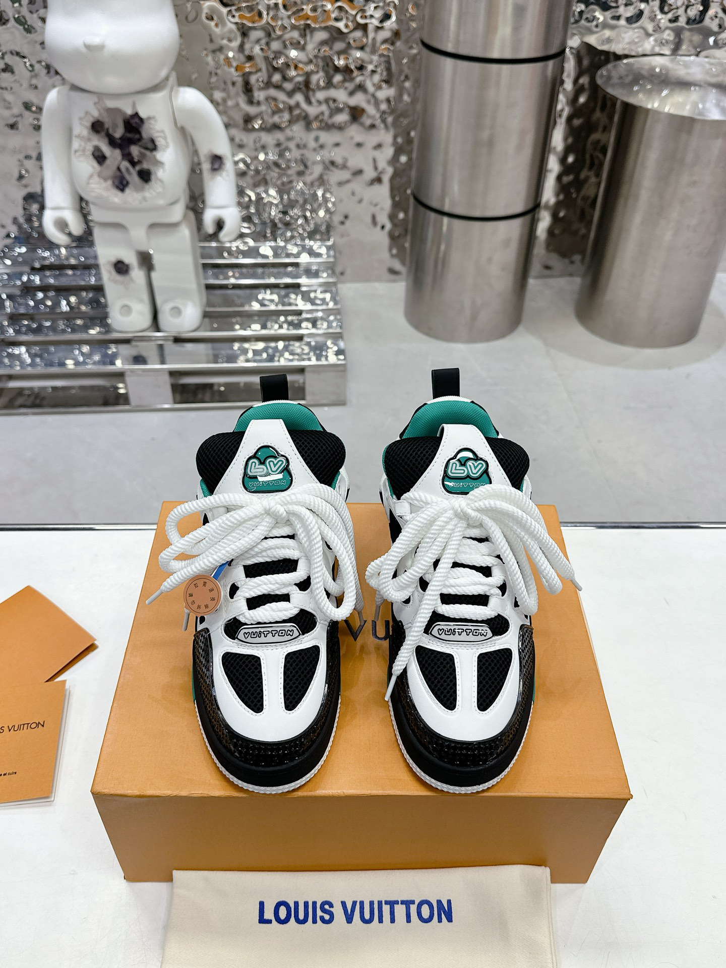 Lv Sneakers-50