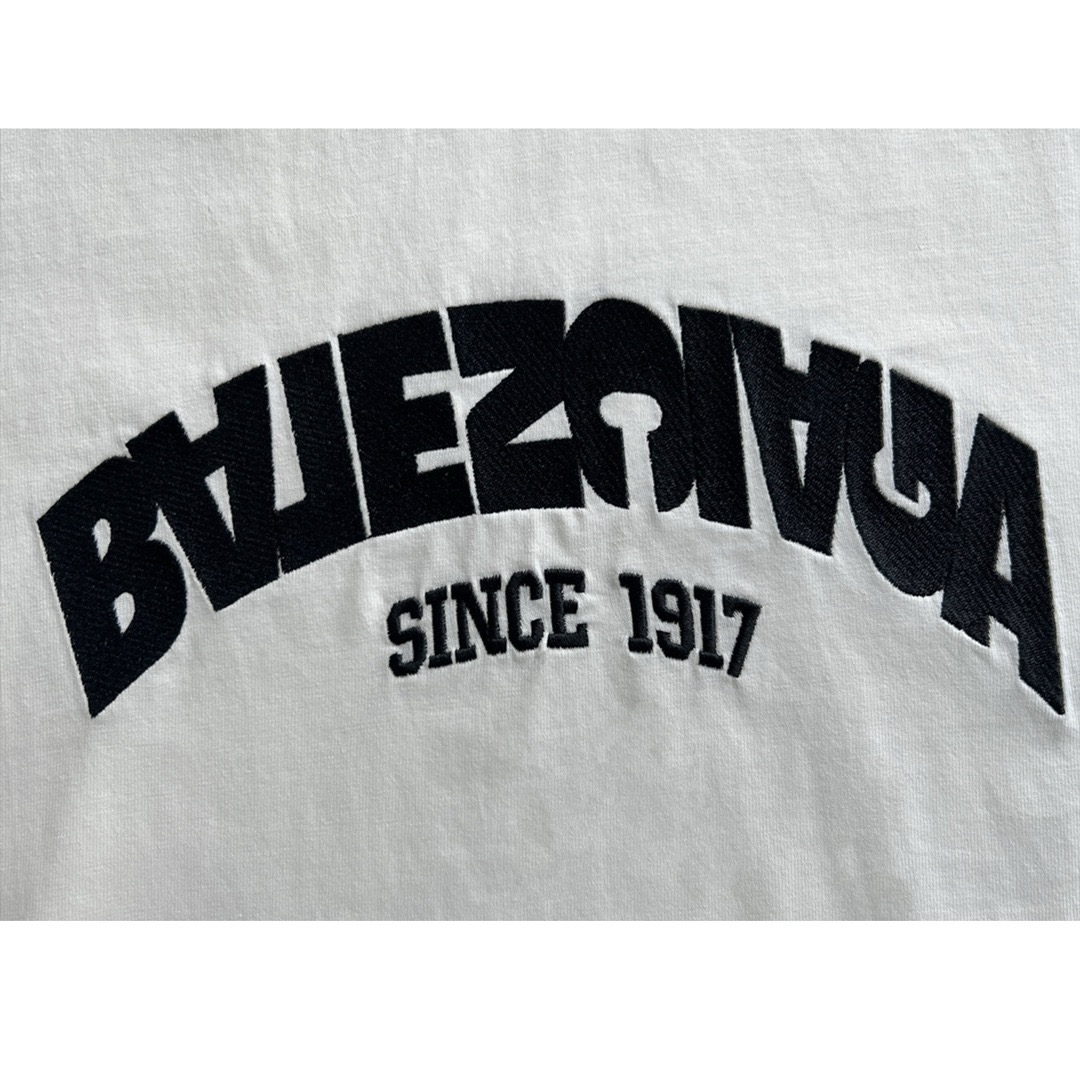 Balenciaga clothing-124
