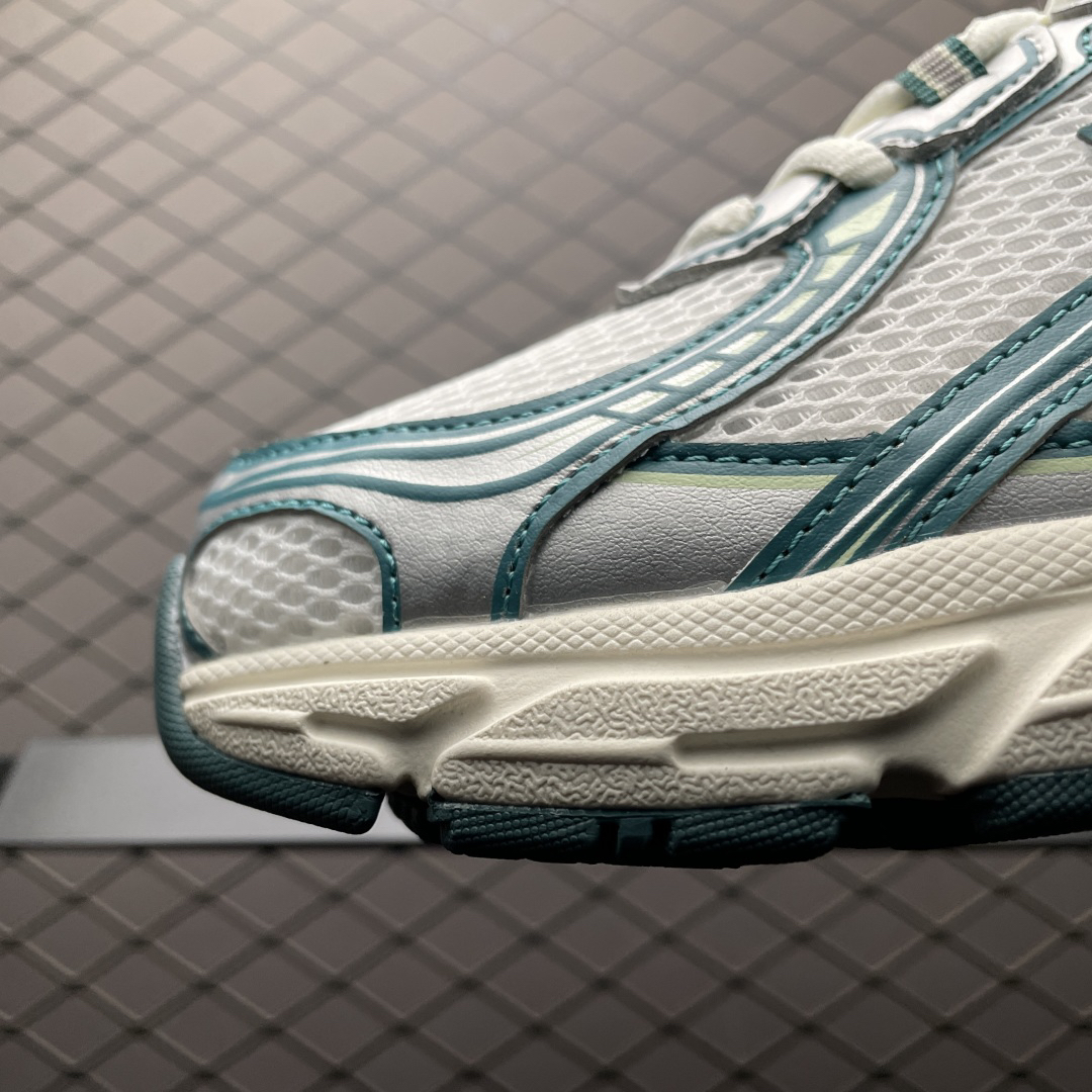 New Balance Sneakers-104