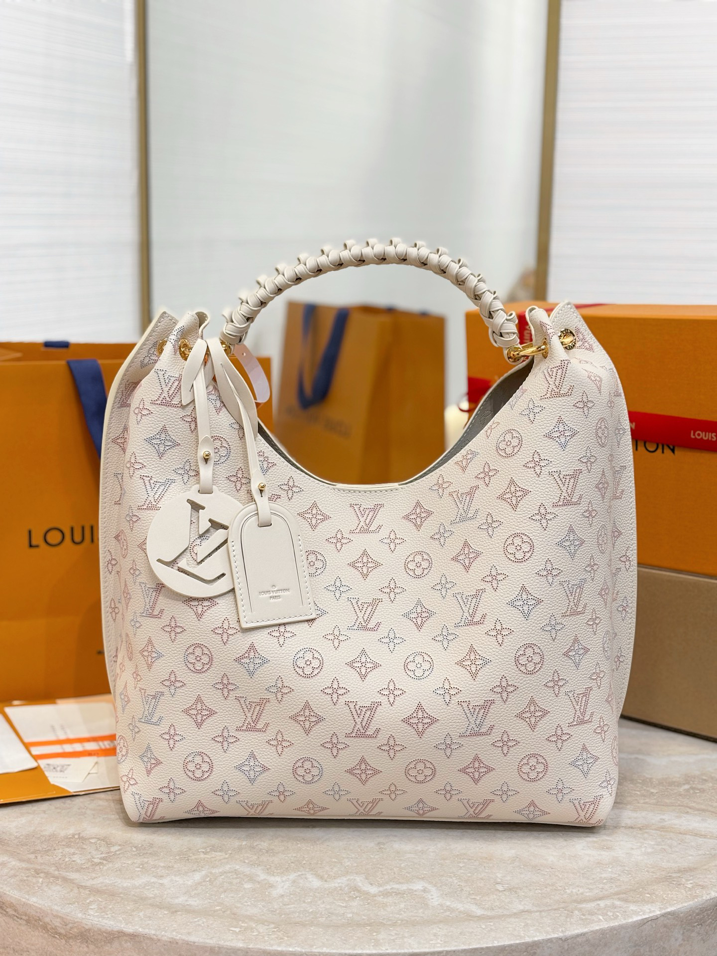 Louis Vuitton Hot New Product-179