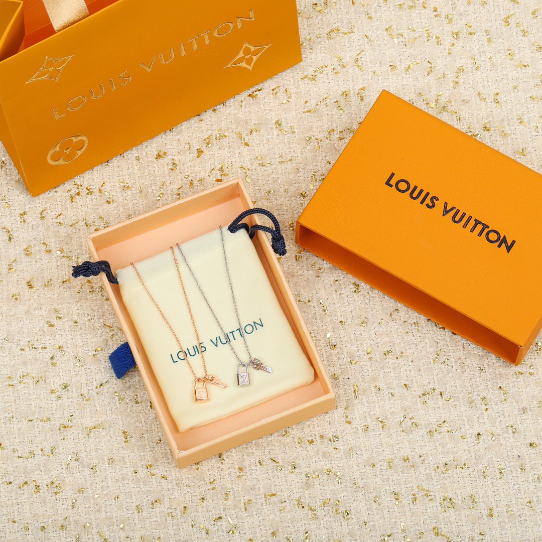LV necklace-59