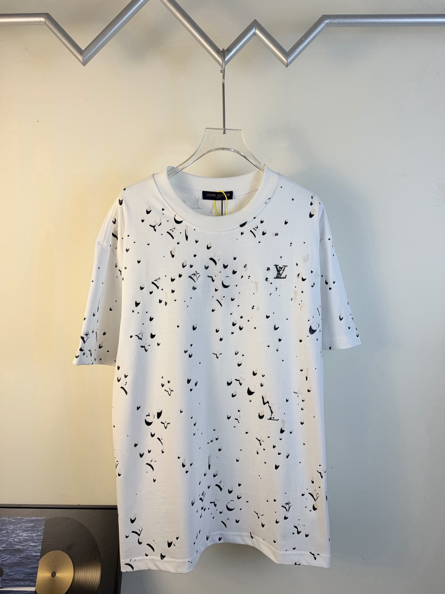 LV clothing-56