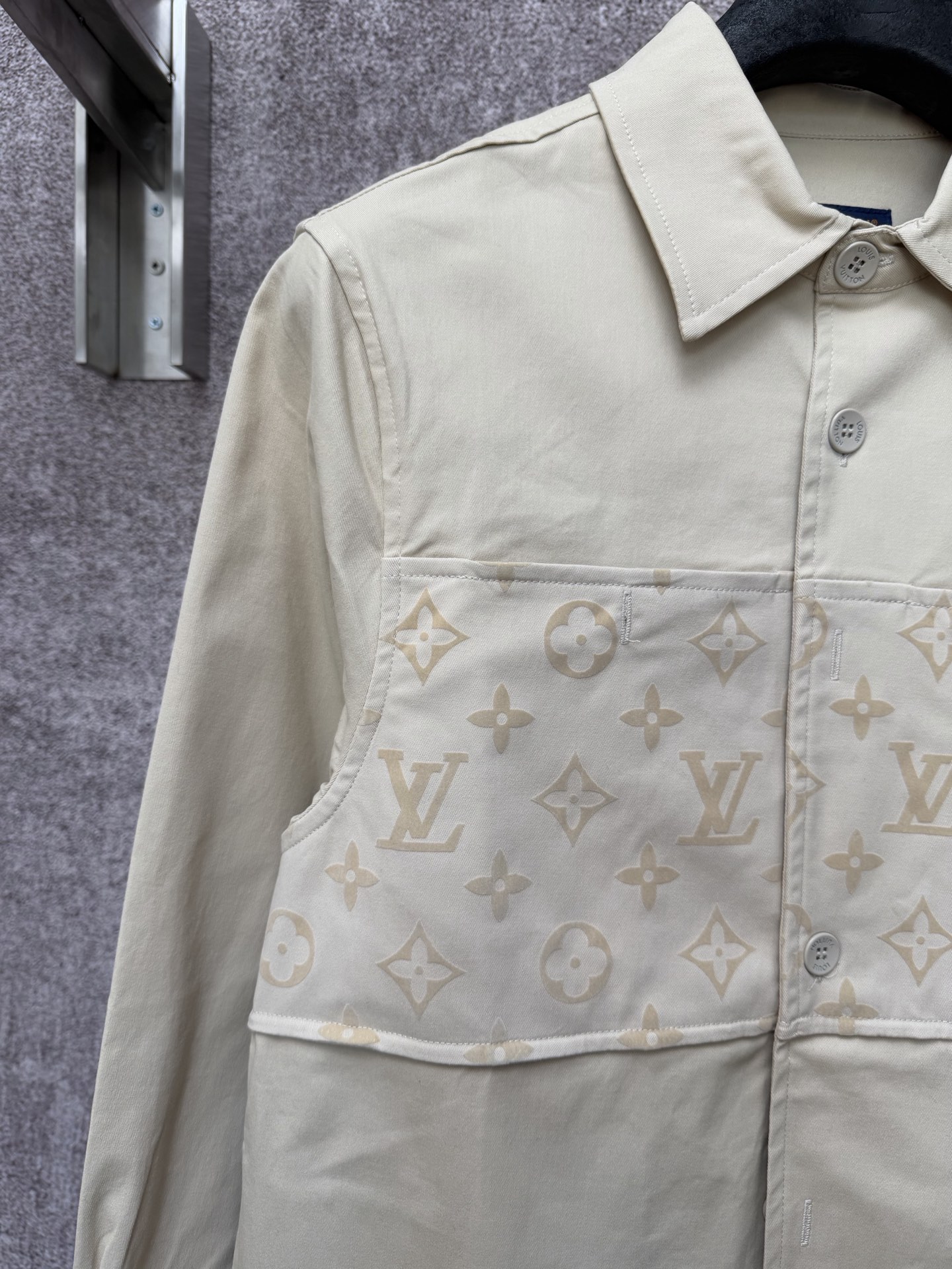 LV Clothing-293