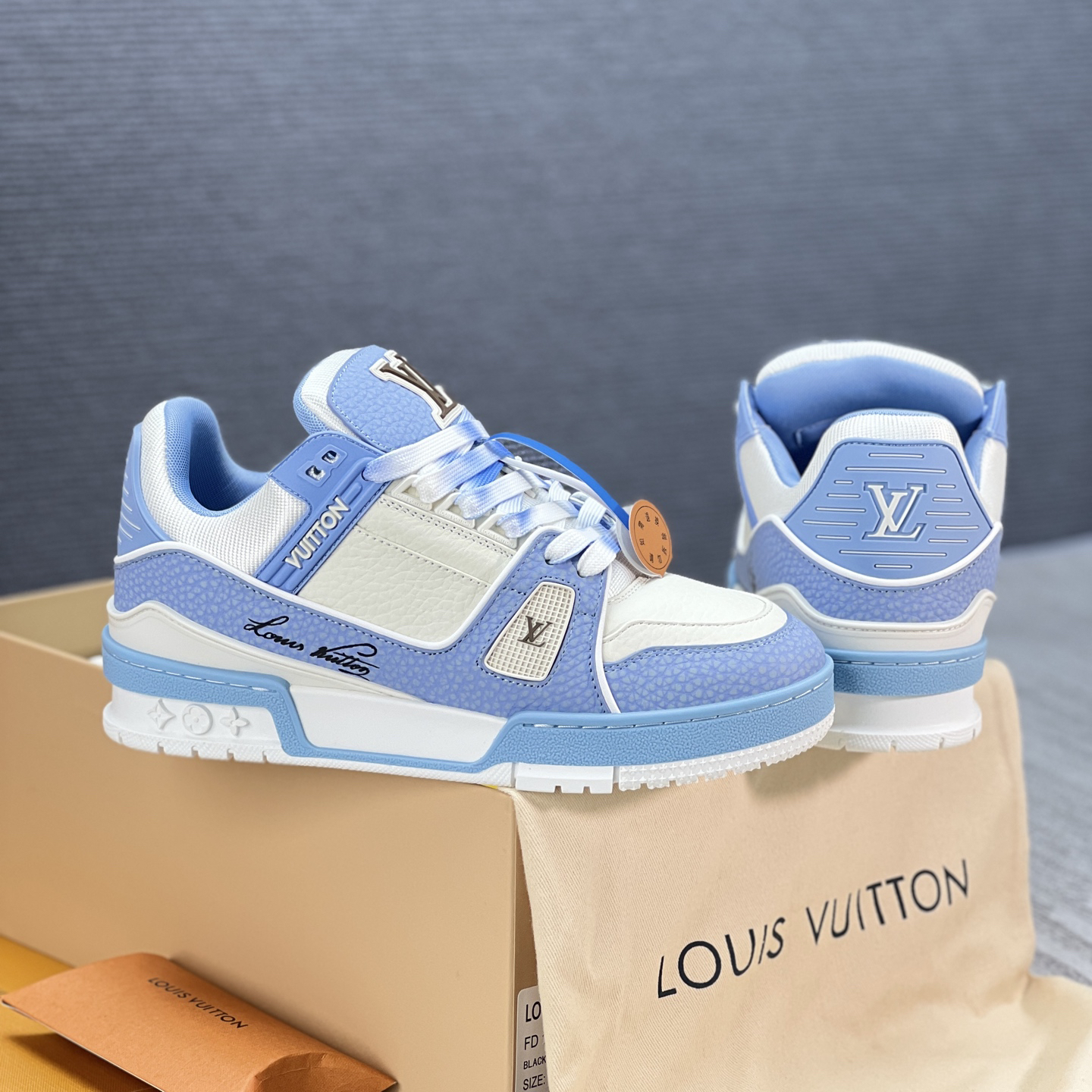 Lv Sneakers-153