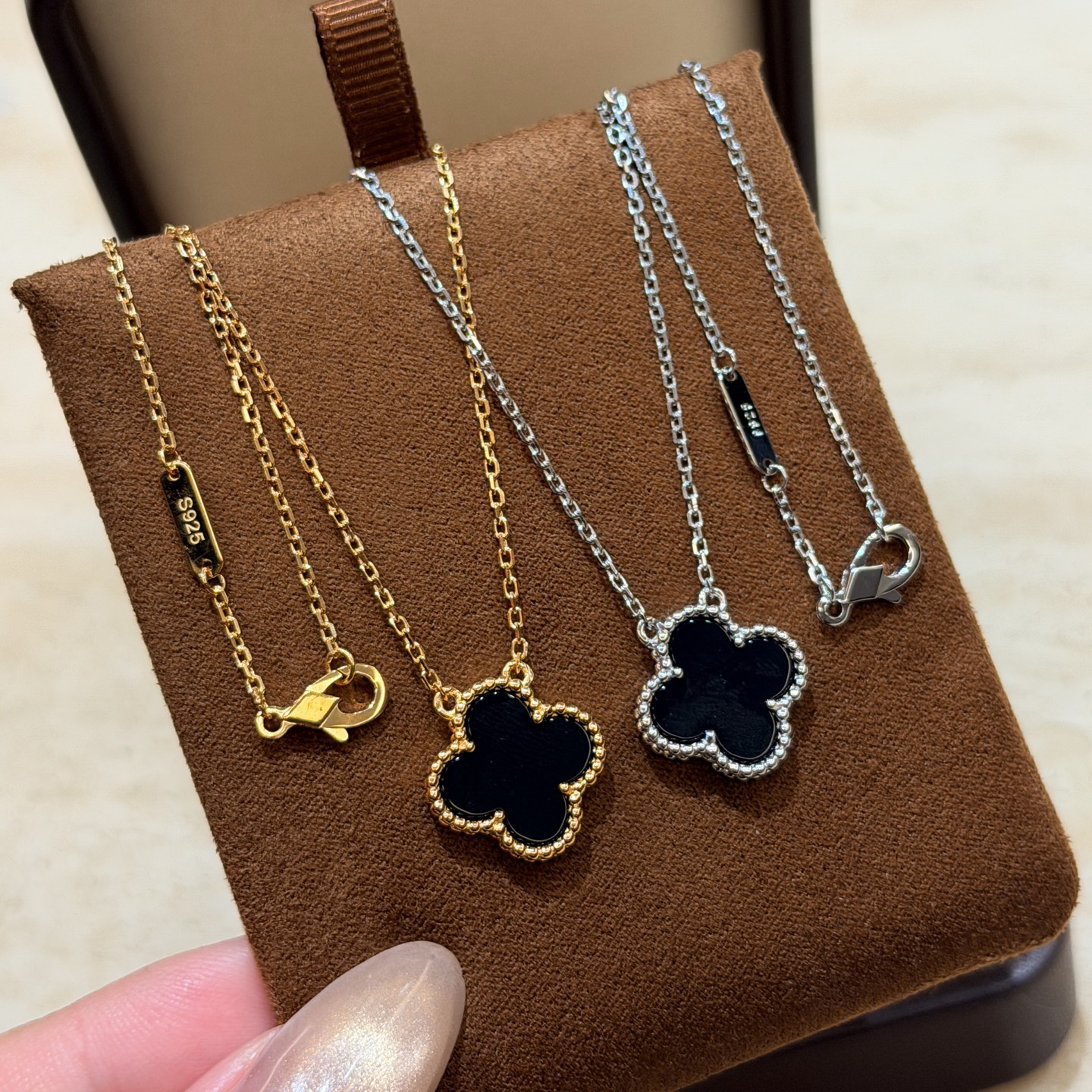 Van Cleef & Arpels necklace-125